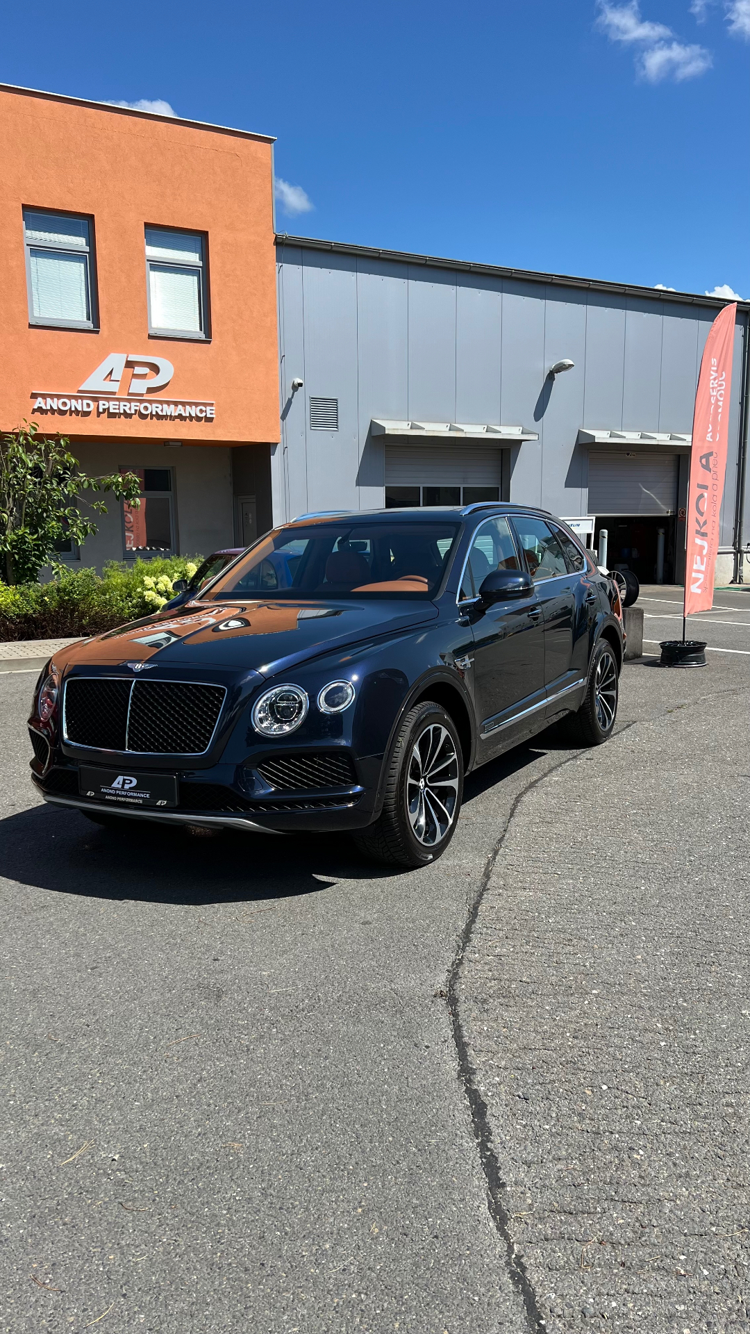 Bentley Bentayga – vícekrokové leštění laku